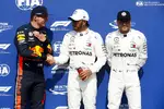 Foto zur News: Max Verstappen (Red Bull), Lewis Hamilton (Mercedes) und Valtteri Bottas (Mercedes)