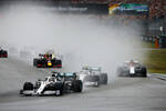Foto zur News: Lewis Hamilton (Mercedes), Valtteri Bottas (Mercedes) und Kimi Räikkönen (Alfa Romeo)