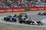 Foto zur News: Valtteri Bottas (Mercedes), Alexander Albon (Toro Rosso), Lewis Hamilton (Mercedes) und Carlos Sainz (McLaren)