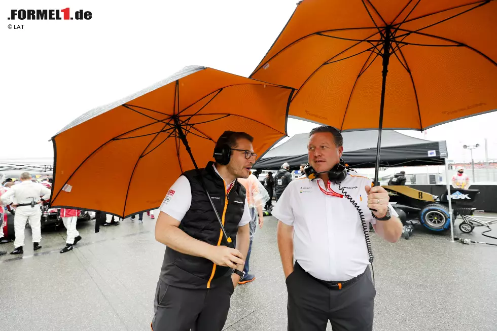 Foto zur News: Andreas Seidl und Zak Brown