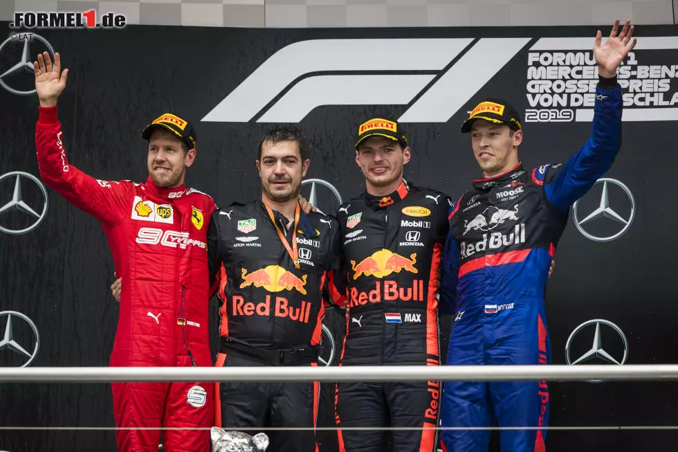 Foto zur News: Sebastian Vettel (Ferrari), Max Verstappen (Red Bull) und Daniil Kwjat (Toro Rosso)