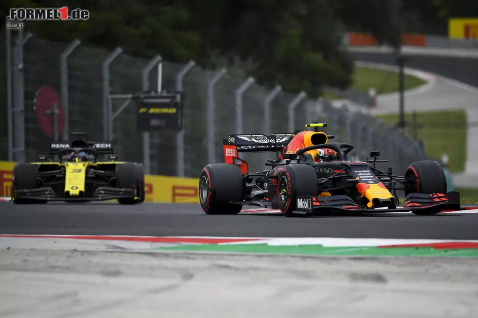 Foto zur News: Pierre Gasly (Red Bull) und Daniel Ricciardo (Renault)