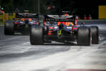 Foto zur News: Pierre Gasly (Red Bull) und Max Verstappen (Red Bull)