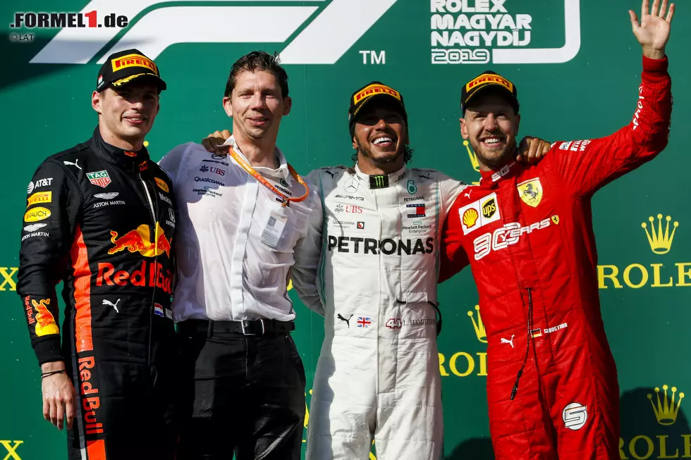 Foto zur News: Max Verstappen (Red Bull), Lewis Hamilton (Mercedes) und Sebastian Vettel (Ferrari)