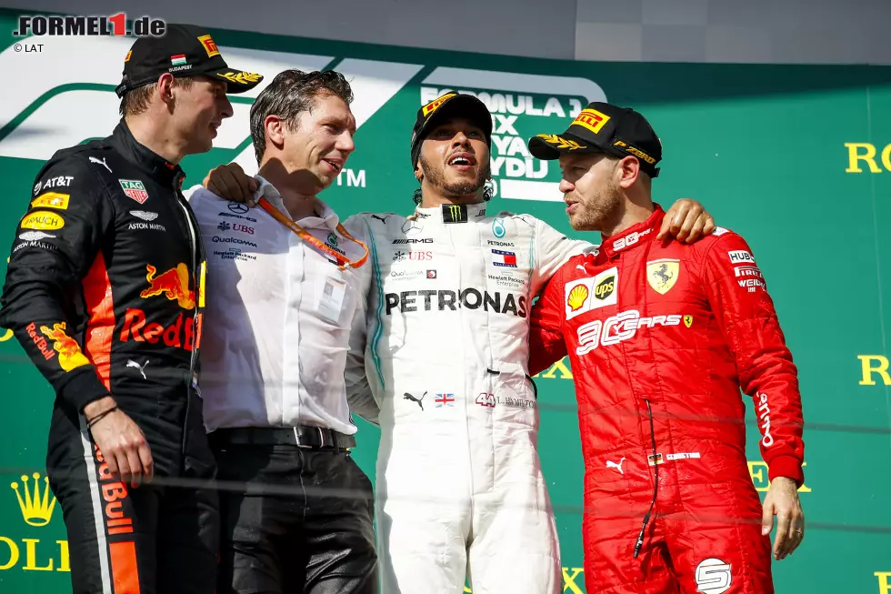 Foto zur News: Max Verstappen (Red Bull), Lewis Hamilton (Mercedes) und Sebastian Vettel (Ferrari)