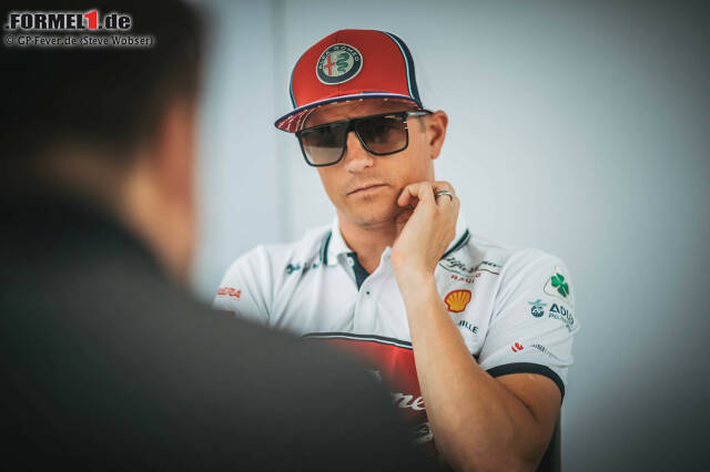 Foto zur News: Kimi Räikkönen im Interview mit Chefredakteur Christian Nimmervoll. Jetzt durch 15 "Kimi-Classics" klicken!