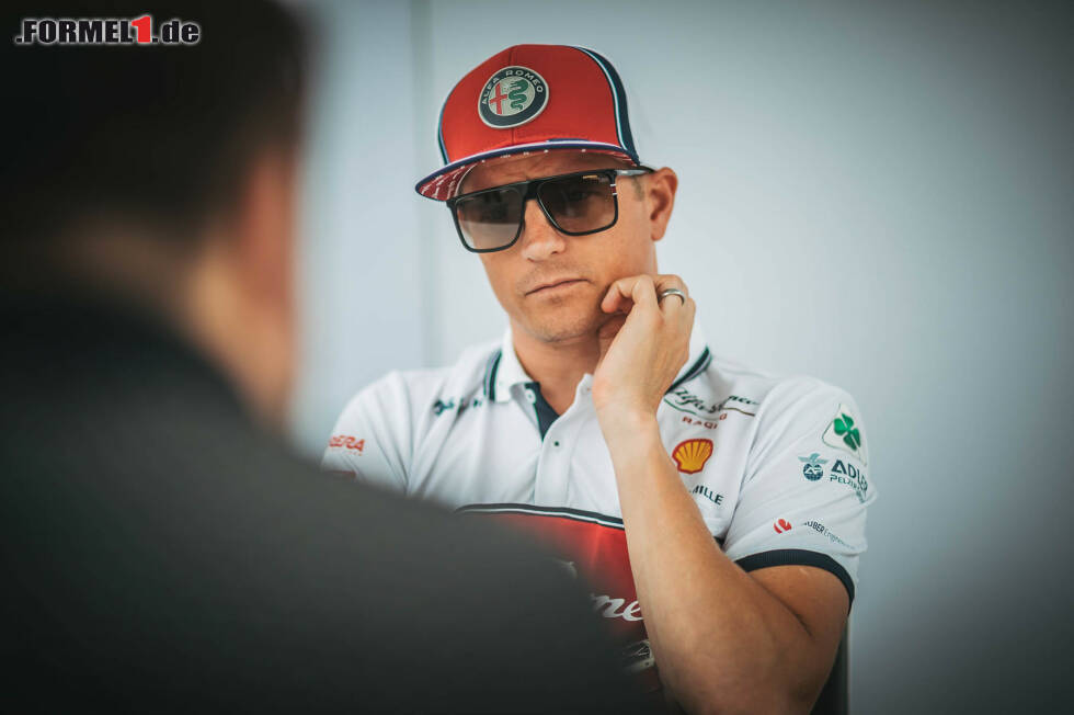 Foto zur News: Kimi Räikkönen im Interview mit Chefredakteur Christian Nimmervoll. Jetzt durch 15 &amp;quot;Kimi-Classics&amp;quot; klicken!
