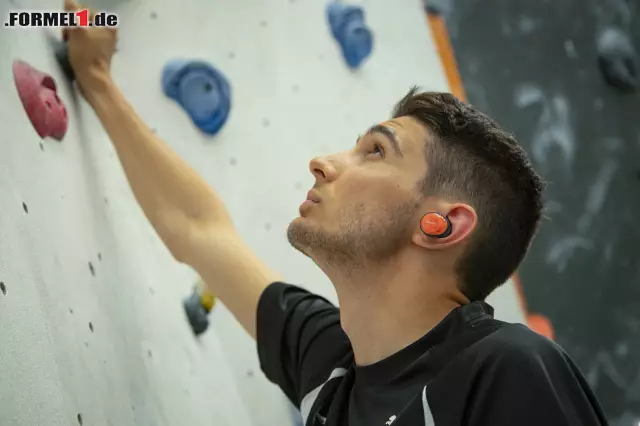 Musik hilft Ocon, sich beim Training zu motivieren Foto zur News: Musik hilft Ocon, sich beim Training zu motivieren