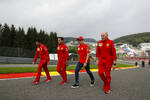 Foto zur News: Charles Leclerc (Ferrari) und Jock Clear