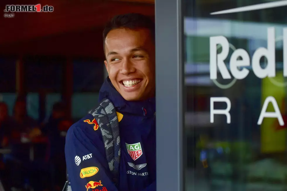 Foto zur News: Alexander Albon (Red Bull)