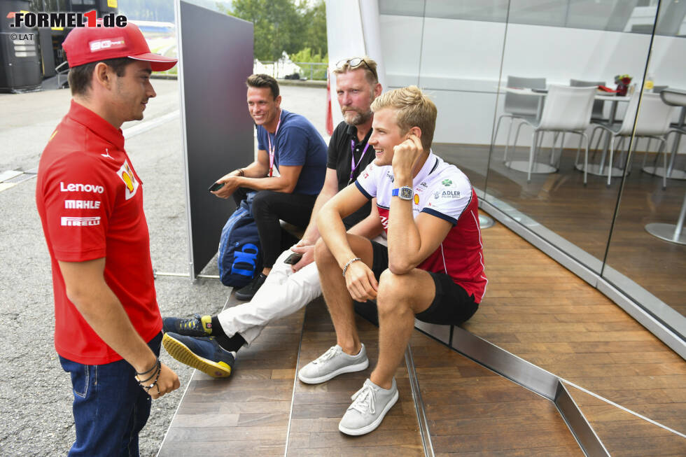 Foto zur News: Marcus Ericsson und Charles Leclerc (Ferrari)