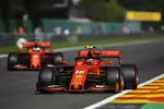 Foto zur News: Charles Leclerc (Ferrari) und Sebastian Vettel (Ferrari)