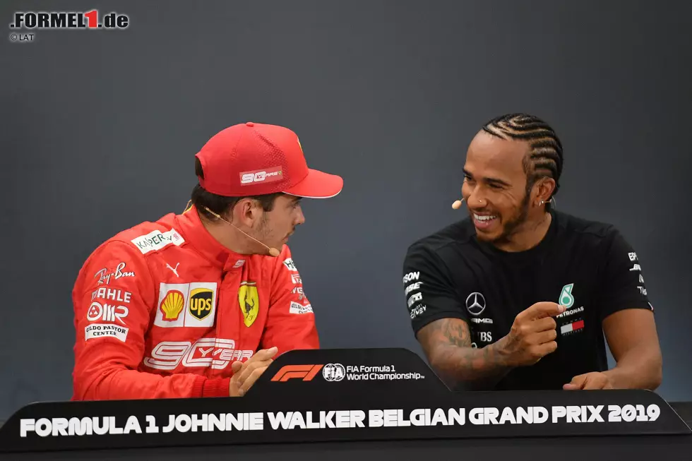 Foto zur News: Charles Leclerc (Ferrari) und Lewis Hamilton (Mercedes)