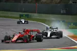 Foto zur News: Sebastian Vettel (Ferrari) und Valtteri Bottas (Mercedes)