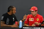 Foto zur News: Lewis Hamilton (Mercedes) und Charles Leclerc (Ferrari)