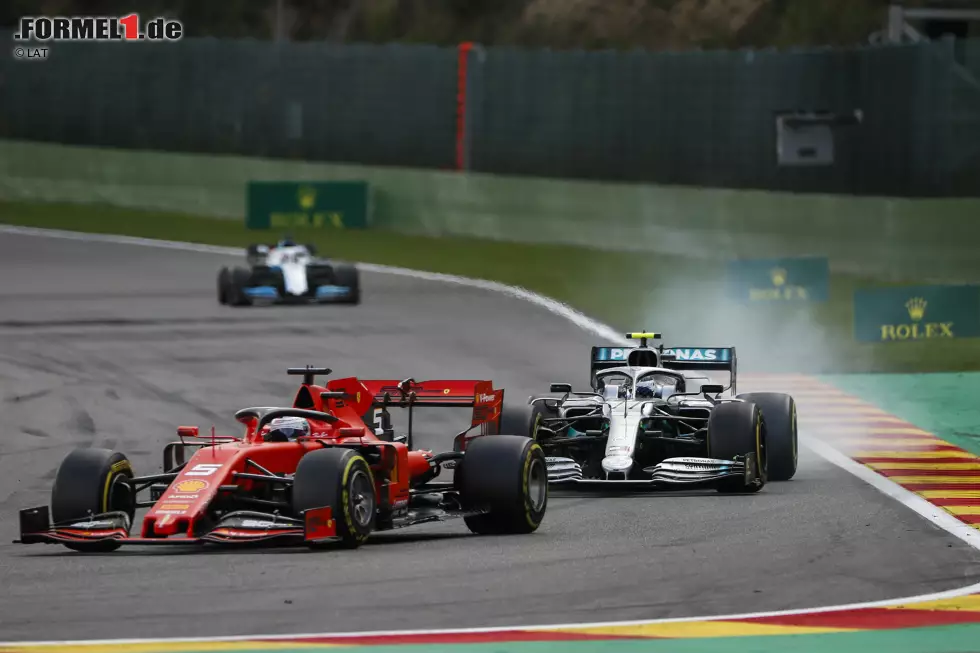 Foto zur News: Sebastian Vettel (Ferrari) und Valtteri Bottas (Mercedes)