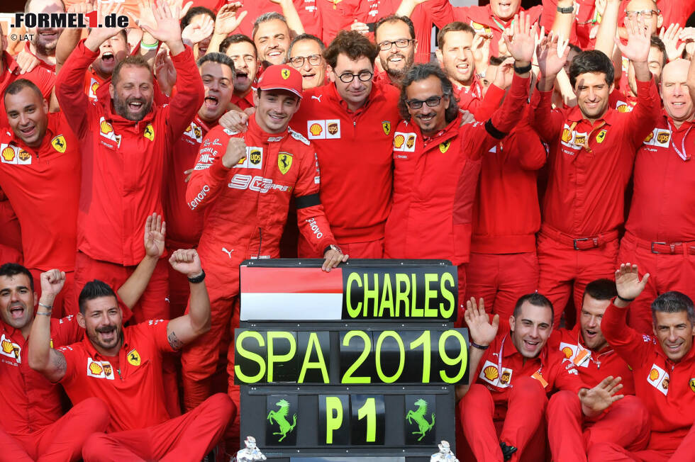 Foto zur News: Charles Leclerc (Ferrari) und Mattia Binotto