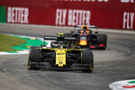 Foto zur News: Nico Hülkenberg (Renault) und Max Verstappen (Red Bull)