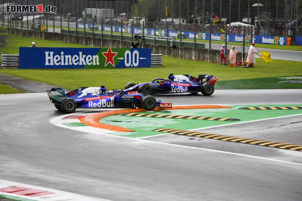 Foto zur News: Pierre Gasly (Toro Rosso) und Daniil Kwjat (Toro Rosso)