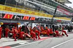 Foto zur News: Sebastian Vettel (Ferrari) und Charles Leclerc (Ferrari)