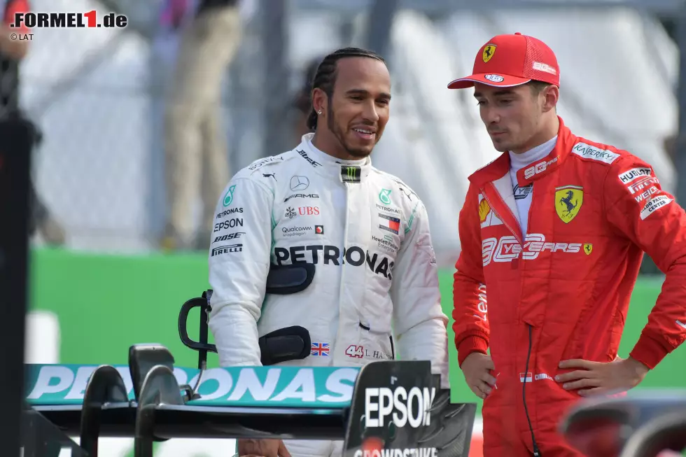 Foto zur News: Charles Leclerc (Ferrari) und Lewis Hamilton (Mercedes)