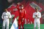 Foto zur News: Valtteri Bottas (Mercedes), Charles Leclerc (Ferrari) und Lewis Hamilton (Mercedes)