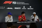 Foto zur News: Valtteri Bottas (Mercedes), Charles Leclerc (Ferrari) und Lewis Hamilton (Mercedes)