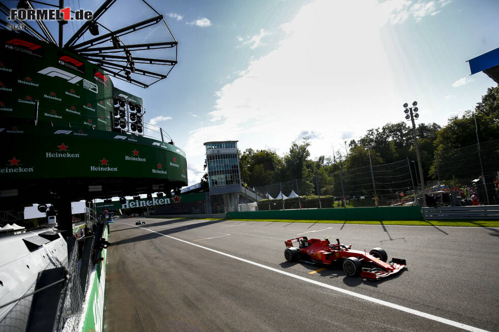 Foto zur News: Michael Rossi und Charles Leclerc (Ferrari)