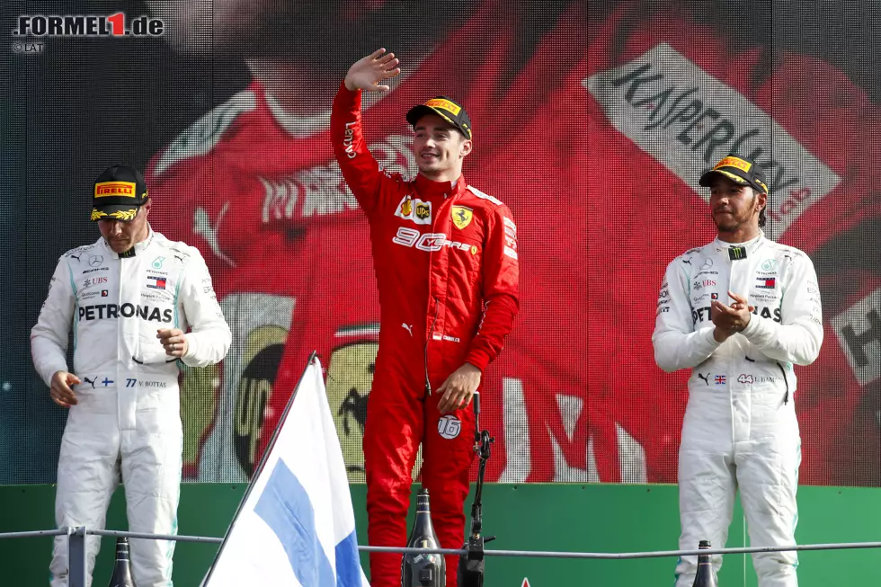 Foto zur News: Valtteri Bottas (Mercedes), Charles Leclerc (Ferrari) und Lewis Hamilton (Mercedes)