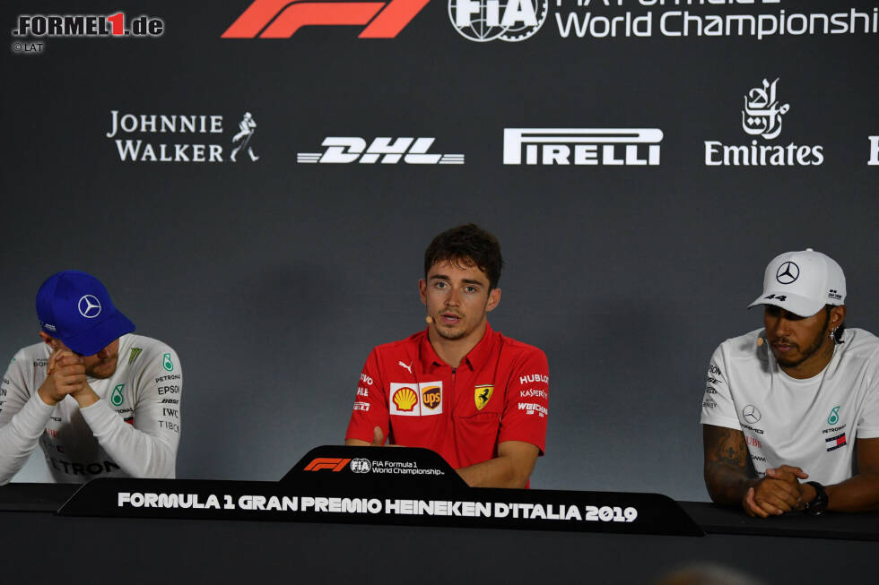 Foto zur News: Valtteri Bottas (Mercedes), Charles Leclerc (Ferrari) und Lewis Hamilton (Mercedes)