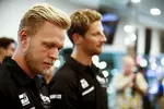 Foto zur News: Kevin Magnussen (Haas) und Romain Grosjean (Haas)