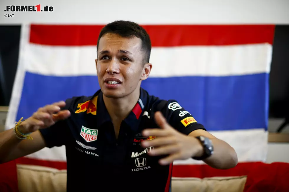 Foto zur News: Alexander Albon (Red Bull)