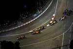 Foto zur News: Carlos Sainz (McLaren) und Nico Hülkenberg (Renault)