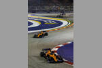 Foto zur News: Carlos Sainz (McLaren) und Lando Norris (McLaren)