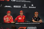 Foto zur News: Charles Leclerc (Ferrari), Sebastian Vettel (Ferrari) und Max Verstappen (Red Bull)