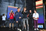 Foto zur News: Alexander Albon (Red Bull) und George Russell (Williams)