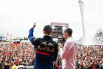 Foto zur News: Daniil Kwjat (Toro Rosso) und Witali Petrow