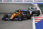 Foto zur News: Lando Norris (McLaren) und Valtteri Bottas (Mercedes)