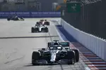 Foto zur News: Lewis Hamilton (Mercedes) und Valtteri Bottas (Mercedes)