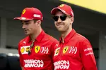 Foto zur News: Sebastian Vettel (Ferrari) und Charles Leclerc (Ferrari)