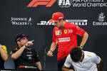 Foto zur News: Max Verstappen (Red Bull), Charles Leclerc (Ferrari) und Carlos Sainz (McLaren)