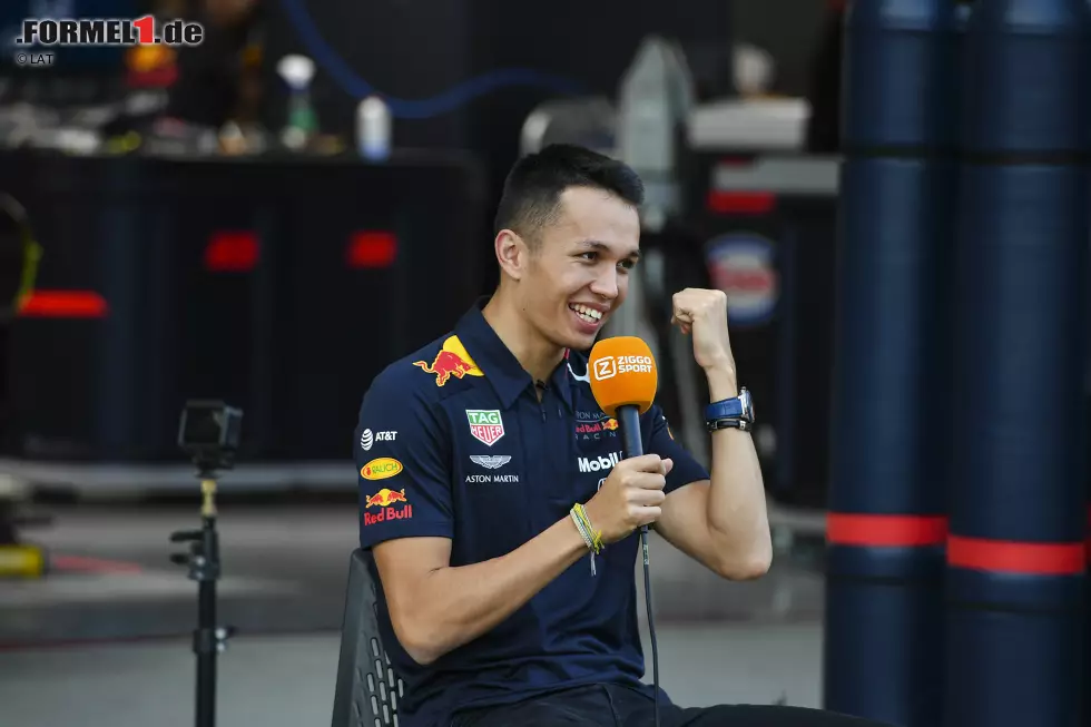 Foto zur News: Alexander Albon (Red Bull)