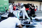 Foto zur News: Valtteri Bottas (Mercedes) und Lewis Hamilton (Mercedes)