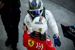 Foto zur News: Sebastian Vettel (Ferrari) und Valtteri Bottas (Mercedes)