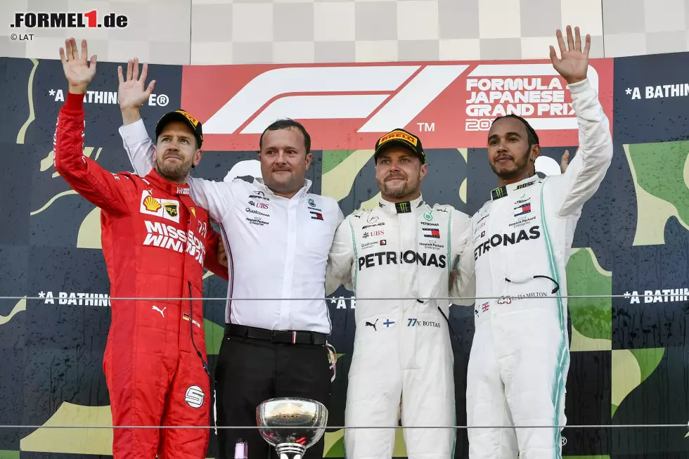 Foto zur News: Sebastian Vettel (Ferrari), Valtteri Bottas (Mercedes) und Lewis Hamilton (Mercedes)