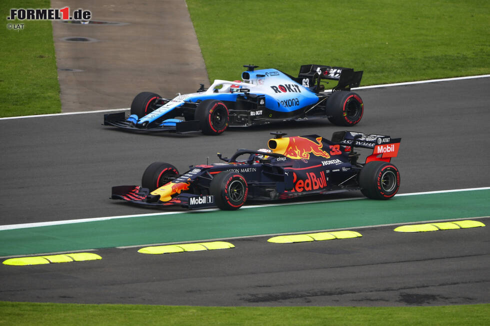 Foto zur News: Max Verstappen (Red Bull) und George Russell (Williams)