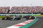Foto zur News: Max Verstappen (Red Bull), Lewis Hamilton (Mercedes) und Lando Norris (McLaren)