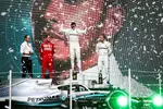 Foto zur News: Lewis Hamilton (Mercedes), Sebastian Vettel (Ferrari) und Valtteri Bottas (Mercedes)