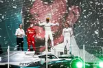 Foto zur News: Sebastian Vettel (Ferrari), Lewis Hamilton (Mercedes) und Valtteri Bottas (Mercedes)