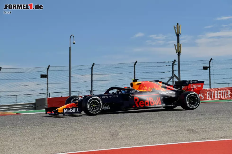 Foto zur News: Alexander Albon (Red Bull)